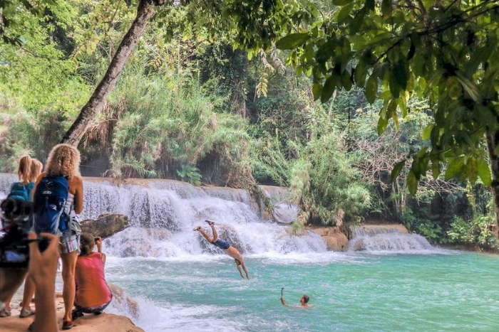 Relax in Khuang Si Waterfall